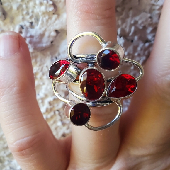 New Twisted Garnet 925 Silver Ring. - Picture 5 of 16